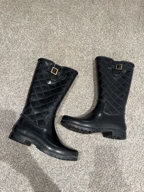 Sperry Black Quilted Mid-Calf Rain Boots with Gold Buckle